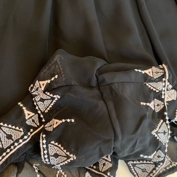 HOUSE OF HARLOW 1960 REVOLVE Women's XS Short Romper Hendrix Embroidered Black - Picture 10 of 10